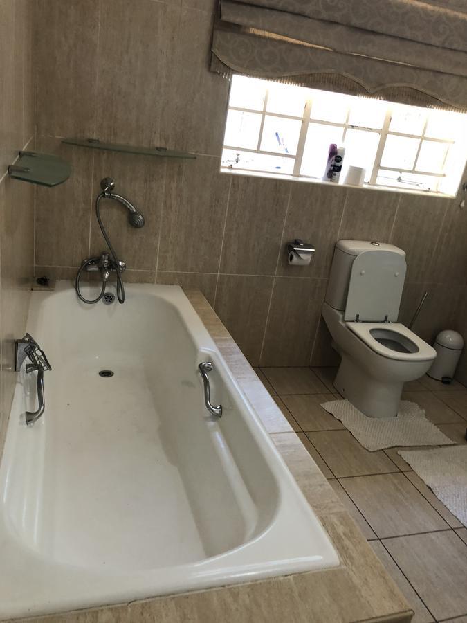 Khuvena Guesthouse Randburg 外观 照片